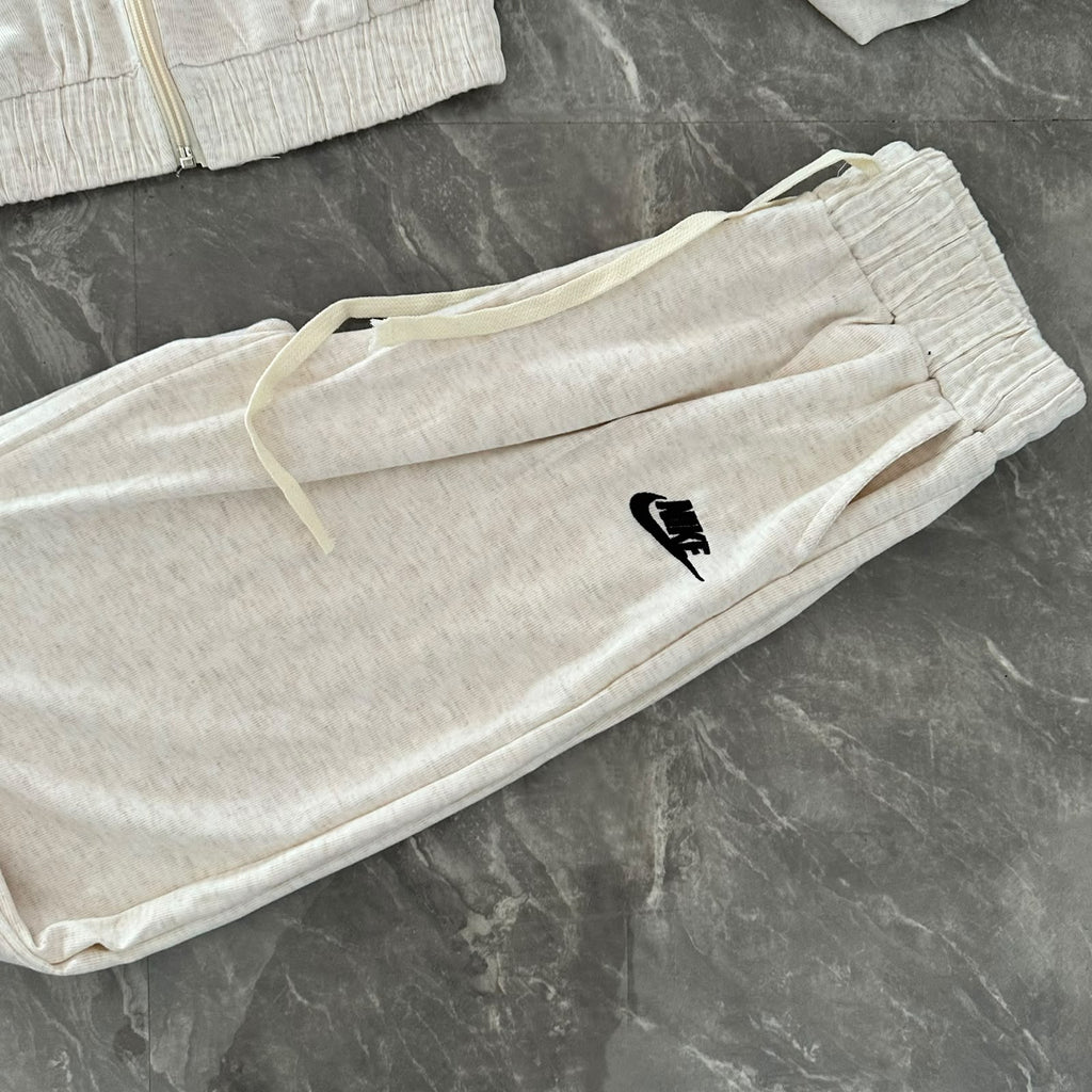 CONJUNTO NIKE BORDADO